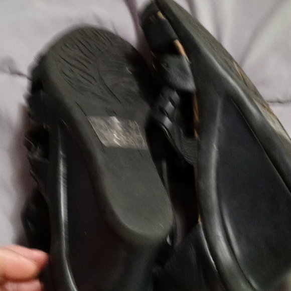 ***Black sandals - Picture 5 of 5